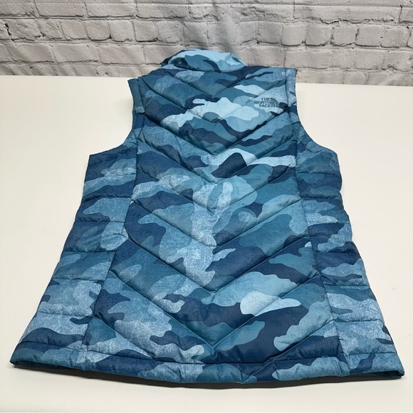 The North Face Womens Alpz 2.0 Blue Camo Mallard Down Puffer Vest 550 Sz small - Picture 4 of 12